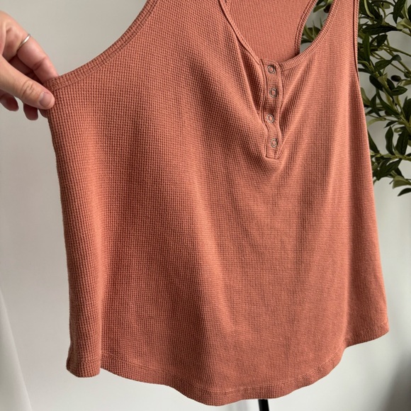 • [Old Navy] Racerback • - Picture 4 of 12